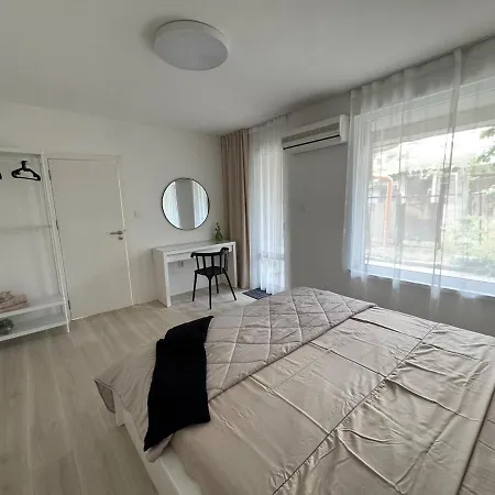 Summer * 布尔加斯